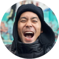 儀間 建太